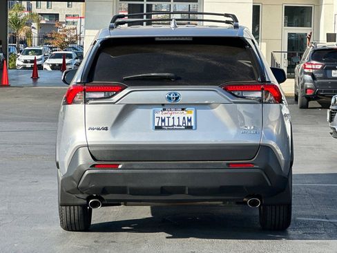 Used 2021 Toyota RAV4 XLE w/ Carpet Mat Package (TMS) image 4