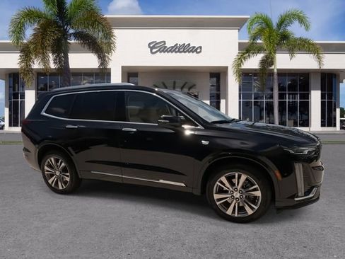 Used 2023 Cadillac XT6 Premium Luxury FWD image 17