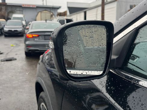 Used 2018 Nissan Rogue SL w/ Premium Package image 15