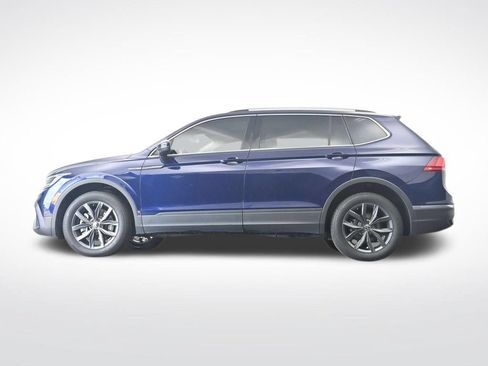 Used 2023 Volkswagen Tiguan SE w/ Panoramic Sunroof Package FWD image 37