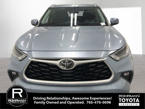 Used 2021 Toyota Highlander XLE image 11
