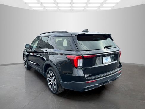 Used 2025 Ford Explorer ST-Line image 6