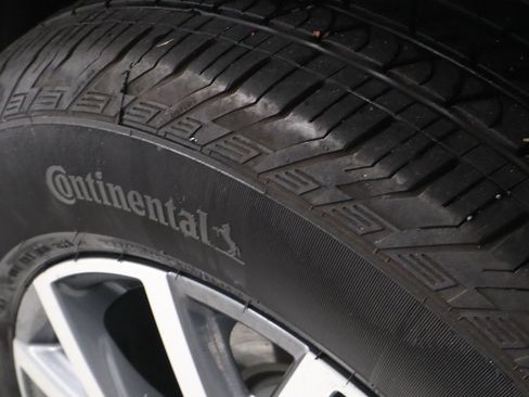 Used 2023 GMC Acadia SLT w/ Preferred Package image 20