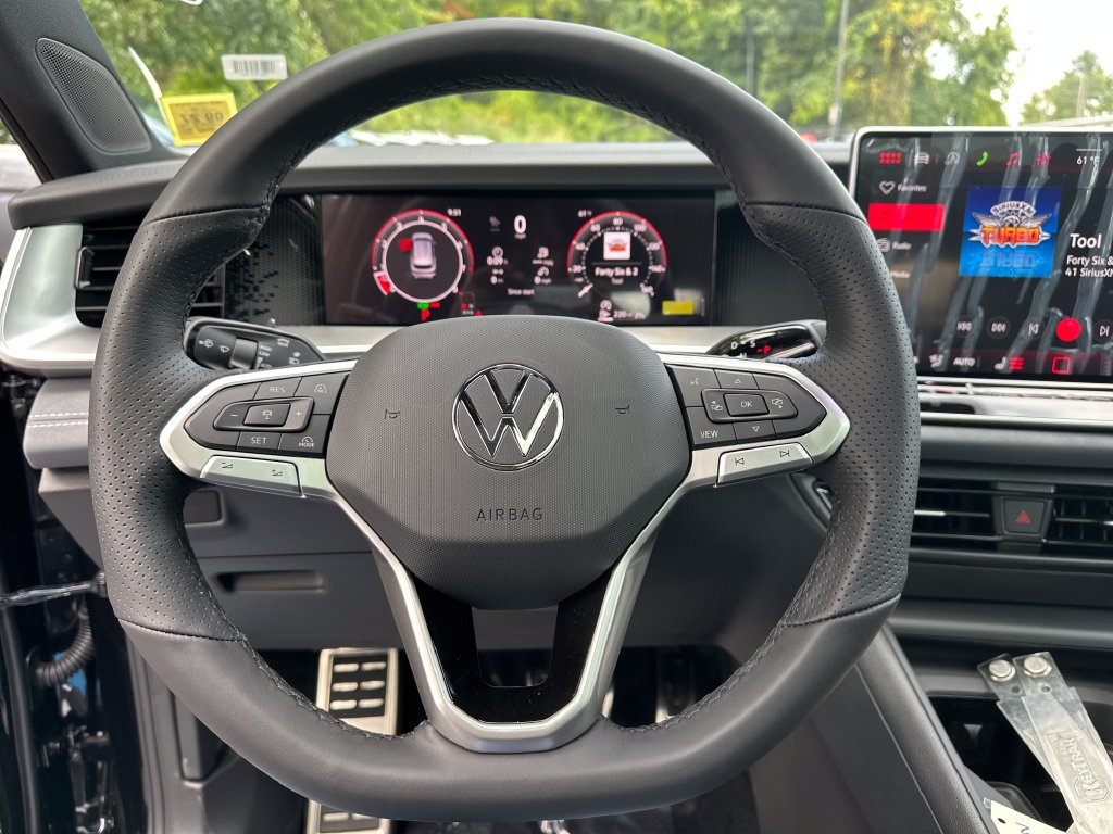 New 2026 Volkswagen Tiguan SE R-Line AWD/4WD image 12