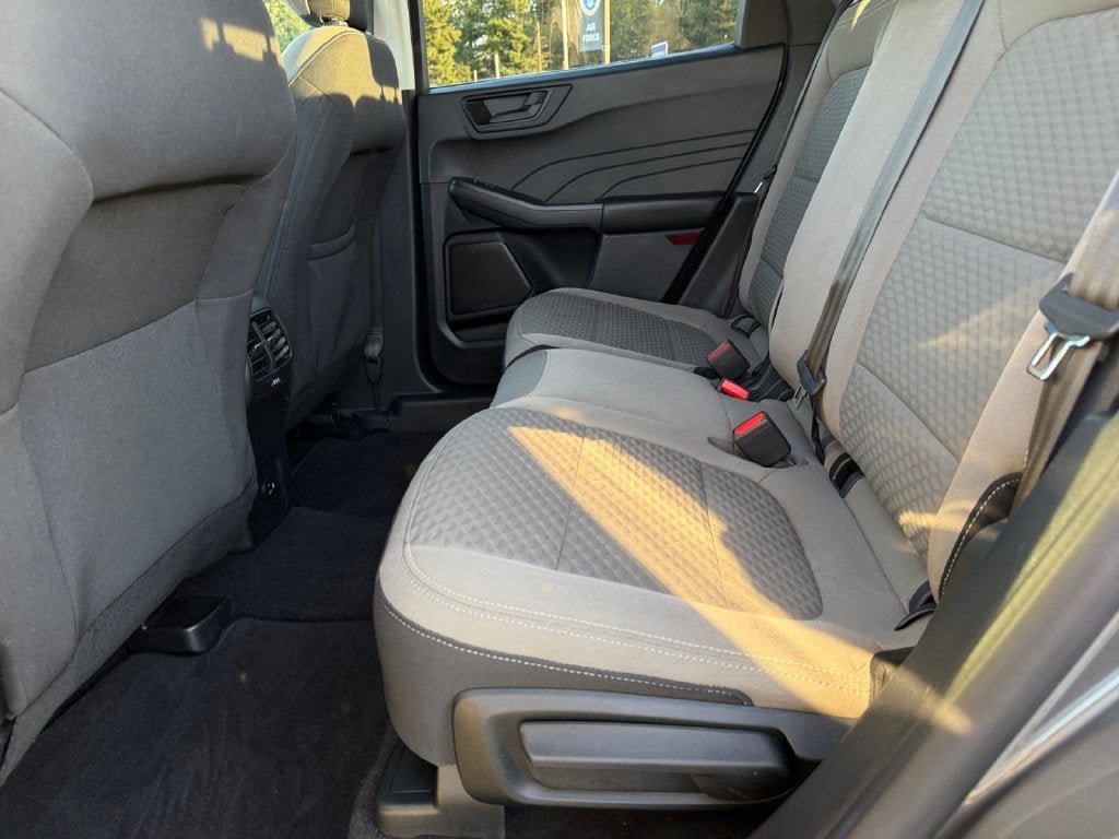 Used 2022 Ford Escape SE FWD image 33