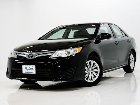 Used 2013 Toyota Camry LE image 1