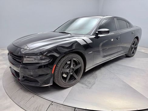 Used 2017 Dodge Charger R/T image 1