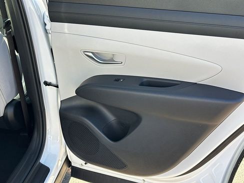 New 2025 Hyundai Tucson SEL image 16