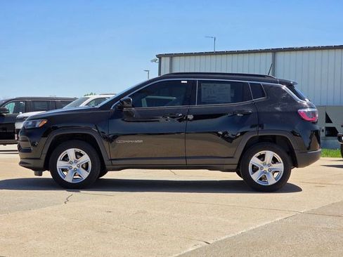 Certified 2022 Jeep Compass Latitude w/ Sun and Sound Group AWD/4WD image 5