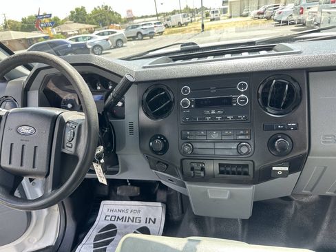 Used 2016 Ford F250 XL w/ XL Appearance Package AWD/4WD image 19
