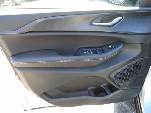 New 2025 Jeep Grand Cherokee L Laredo image 6