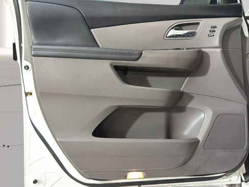 Used 2014 Honda Odyssey Touring image 21