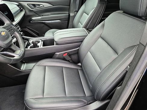 Certified 2026 Chevrolet Traverse LT FWD image 15