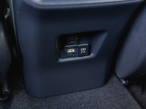 Certified 2021 Toyota RAV4 XLE FWD image 31