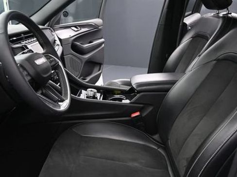Used 2023 Jeep Grand Cherokee Altitude AWD/4WD image 10
