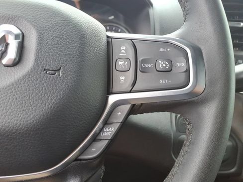 Used 2025 RAM 2500 Big Horn AWD/4WD image 31