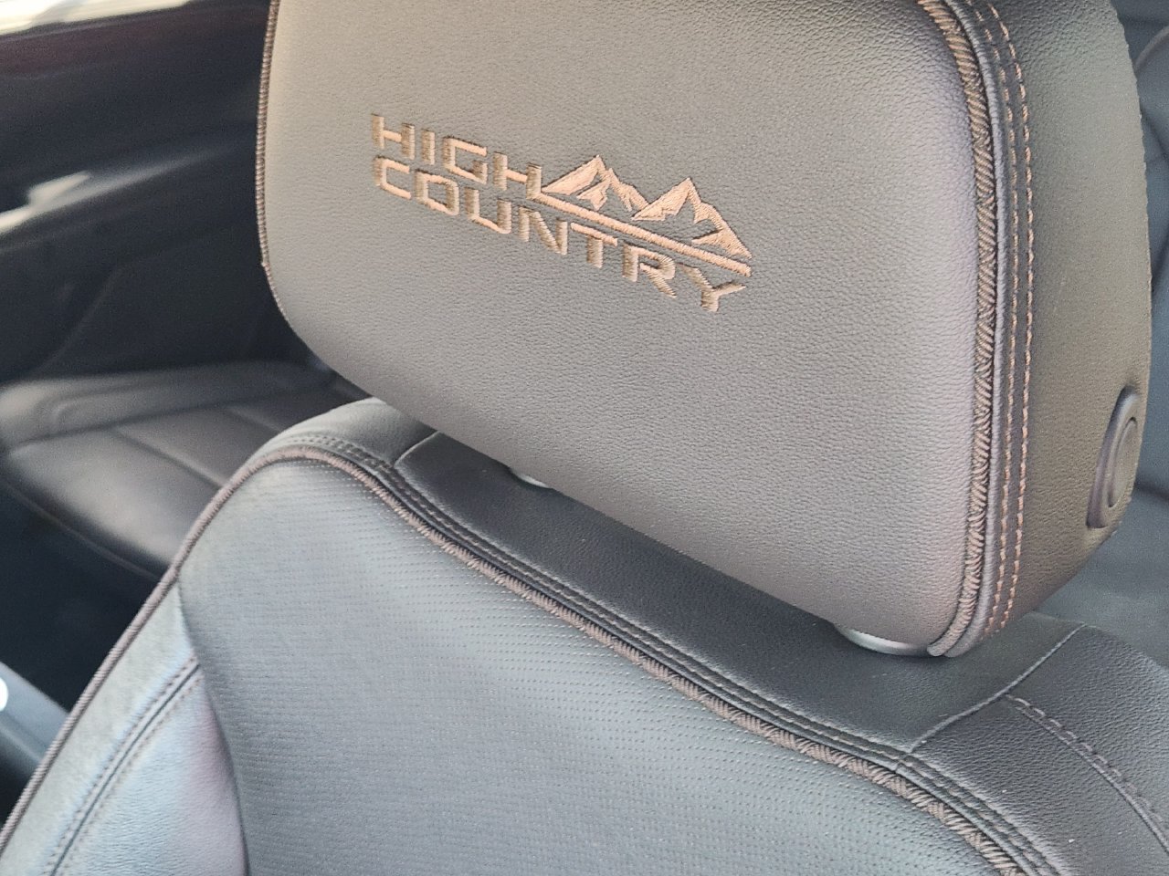 Used 2021 Chevrolet Tahoe High Country AWD/4WD image 12