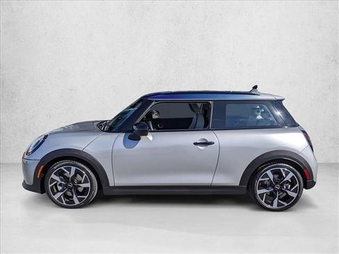Certified 2025 MINI Cooper 2-Door Hardtop FWD image 9