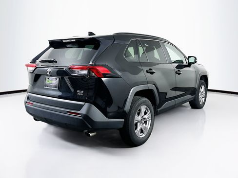 Used 2025 Toyota RAV4 XLE AWD/4WD image 9