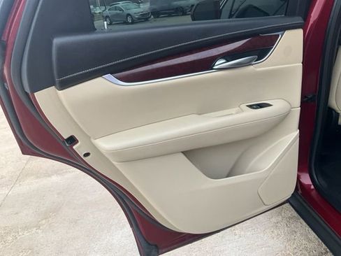 Used 2018 Cadillac XT5 Premium Luxury image 25