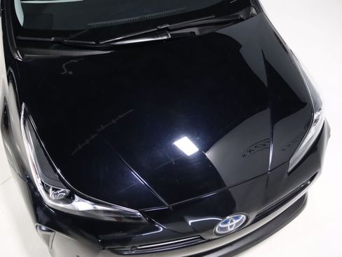 Used 2021 Toyota Prius LE FWD image 27