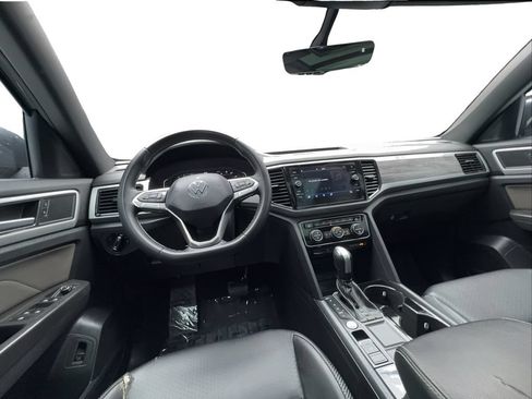 Used 2023 Volkswagen Atlas Cross Sport SE w/ Panoramic Sunroof Package FWD image 32