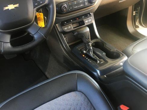 Used 2017 Chevrolet Colorado Z71 AWD/4WD image 18