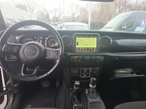 Used 2022 Jeep Wrangler Unlimited Sport image 9