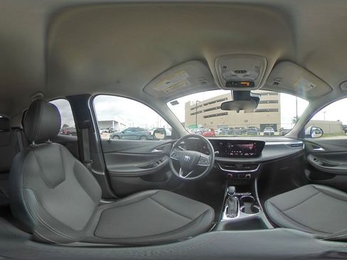 Used 2025 Buick Encore GX Preferred FWD image 41