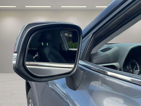 Used 2022 Toyota Highlander XLE image 25