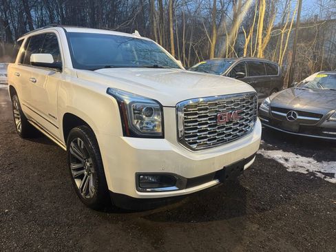 Used 2019 GMC Yukon Denali w/ Denali Ultimate Package image 2