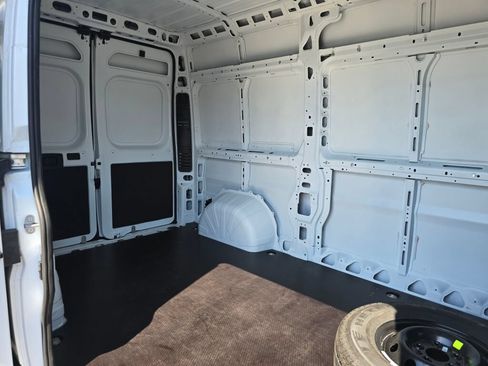 Used 2023 RAM ProMaster 2500 w/ Driver Convenience Group FWD image 29