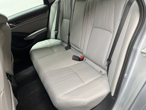 Used 2018 Honda Accord Touring image 21