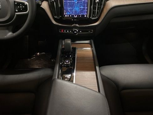 Used 2023 Volvo XC60 B5 Plus w/ Protection Package Premier image 12