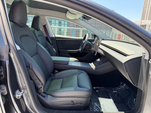 Used 2025 Tesla Model 3 Long Range AWD/4WD image 15