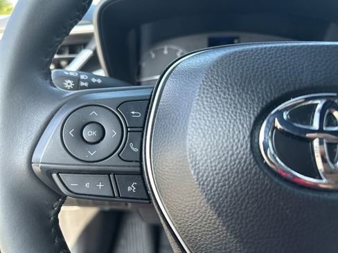 Certified 2025 Toyota Corolla SE image 10