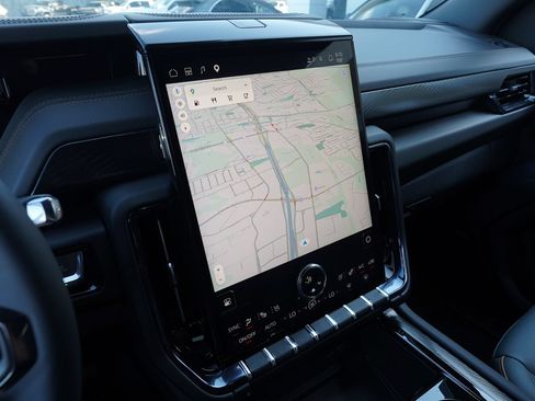 New 2026 GMC Yukon XL AT4 w/ AT4 Premium Package AWD/4WD image 12