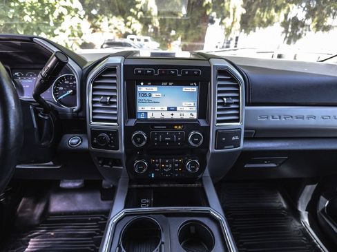 Used 2017 Ford F350 Lariat w/ Lariat Ultimate Package AWD/4WD image 29