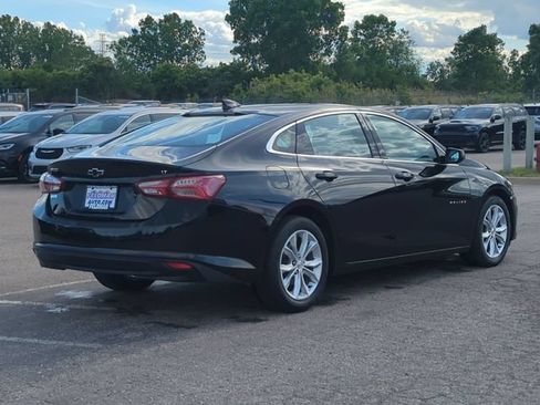 Used 2022 Chevrolet Malibu LT w/ Leather Package FWD image 3