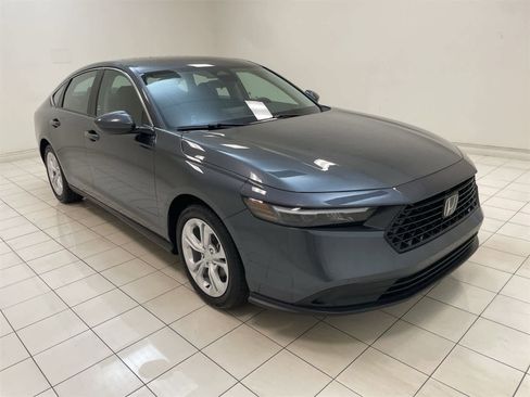 Used 2025 Honda Accord LX image 23