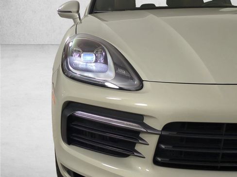 Certified 2022 Porsche Cayenne E-Hybrid Coupe AWD/4WD image 11