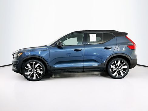 Used 2022 Volvo XC40 P8 Recharge Plus image 4