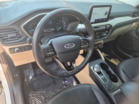Used 2021 Ford Escape SE w/ Convenience Package FWD image 11