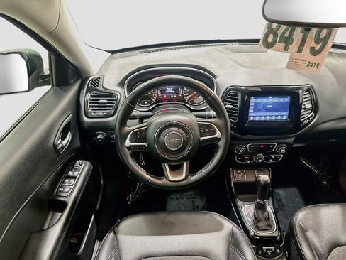 Used 2019 Jeep Compass Latitude FWD image 20