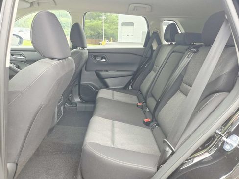 Used 2025 Nissan Rogue SV FWD image 12