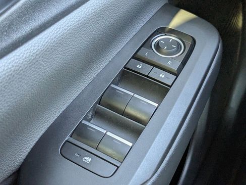 Certified 2024 Toyota Prius XLE image 21