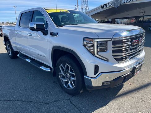 Used 2023 GMC Sierra 1500 SLT w/ SLT Convenience Package AWD/4WD image 2