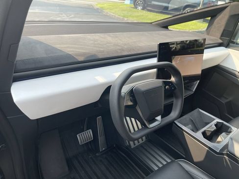 Used 2024 Tesla Cybertruck Cyberbeast AWD/4WD image 10