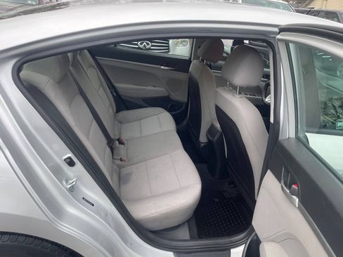 Used 2019 Hyundai Elantra SE FWD image 23