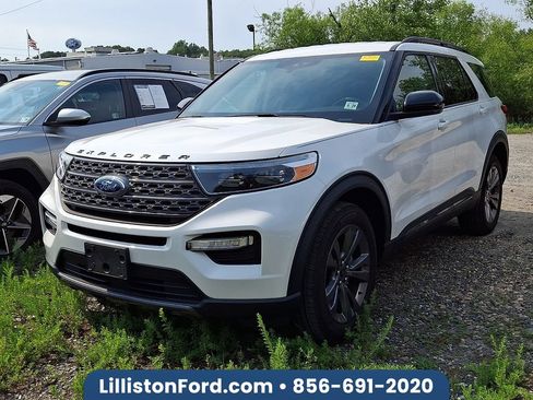Used 2024 Ford Explorer XLT w/ Equipment Group 202A AWD/4WD image 1